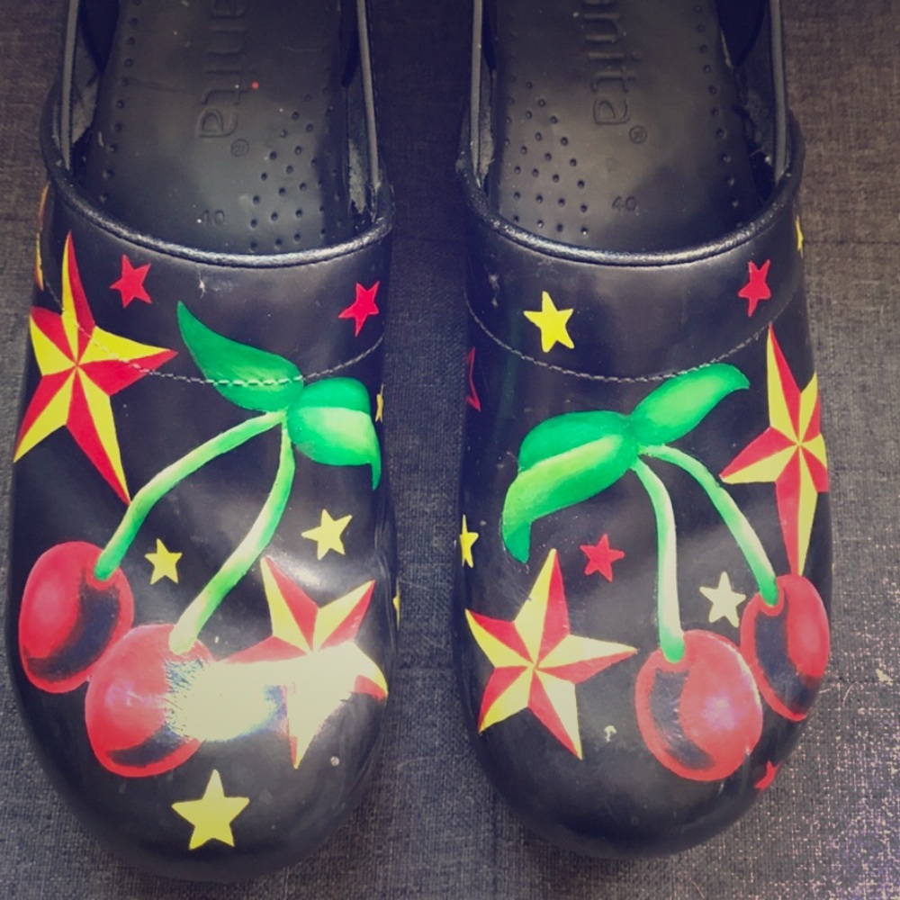 Cutest hand painted Sanita clog 🍒⭐️🎨
